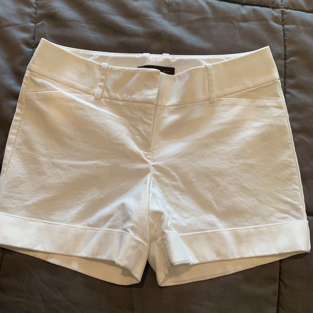 The Limited Drew Fit white shorts, Size 6